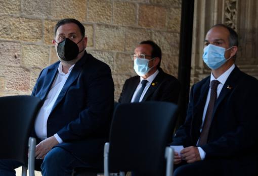 Junqueras, entre otros presos, en el Palau de la Generalitat