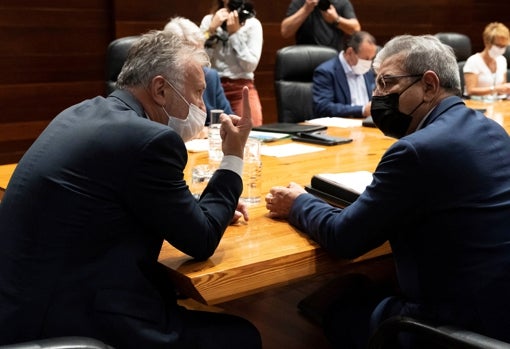 Ángel Víctor Torres y Román Rodríguez en Consejo de Gobierno en Tenerife