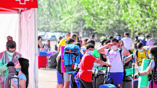 La Junta descarta nuevas medidas frente al Covid si no suben los ingresos