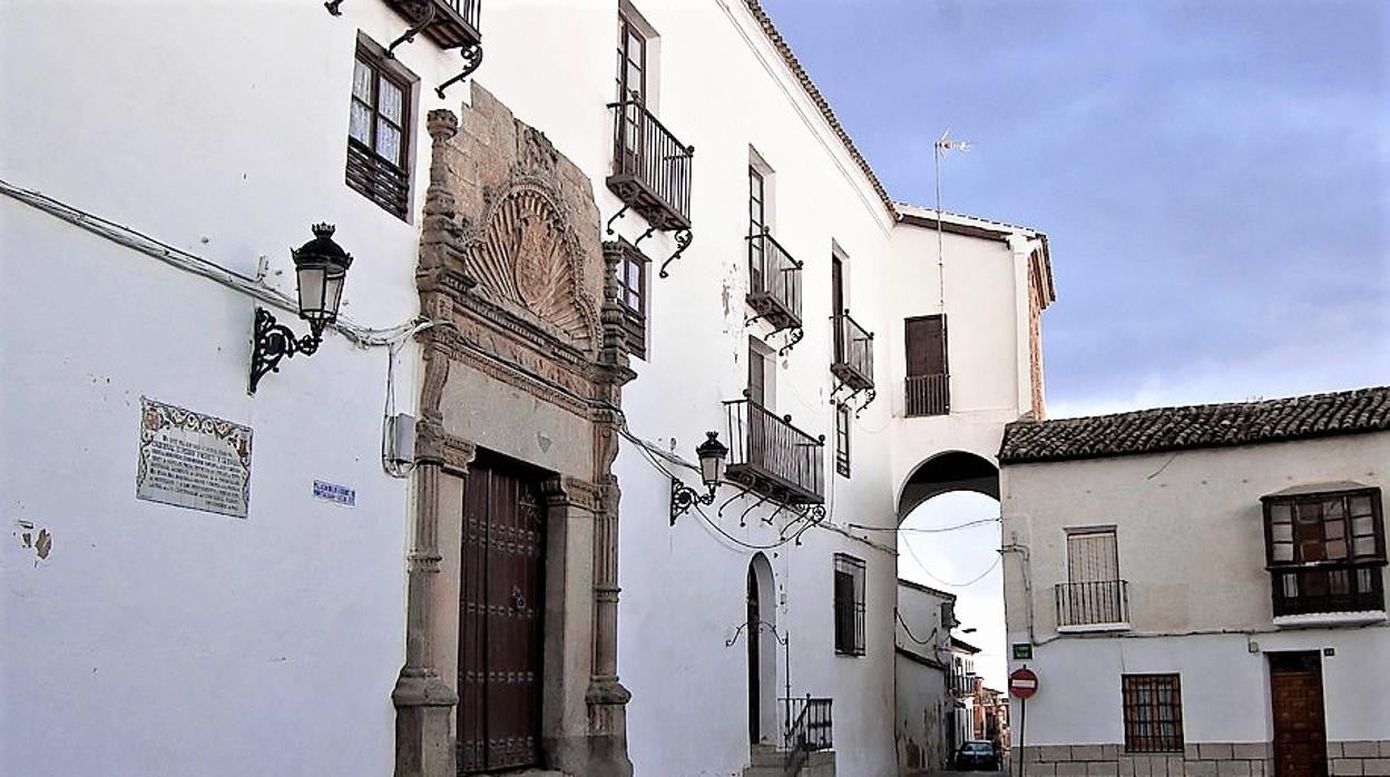 Palacio de los condes de Montalbán, en La Puebla de Montalbán