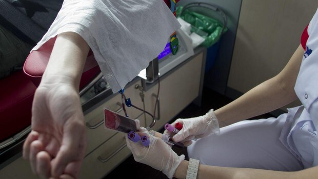 Los hospitales madrileños necesitan de forma urgente donaciones de sangre de los grupos 0+, 0-, A+ y B-