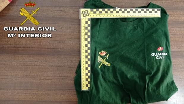 Un hombre se hace pasar por Guardia Civil y estafa cerca de 18.000 euros en Valencia