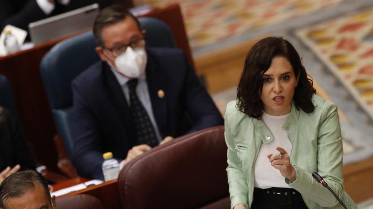 La presidenta de la Comunidad de Madrid, Isabel Díaz Ayuso, ayer en la sesión de control en la Asamblea