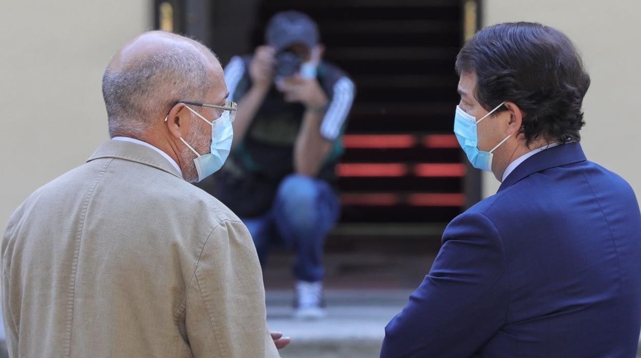 El vicepresidente, Francisco Igea, y el presidente de la Junta de Castilla y León, Alfonso Fernández Mañueco