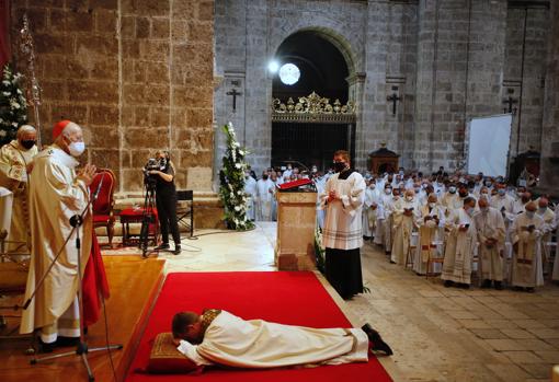 Aurelio García, ordenado nuevo obispo de Rotdon en Valladolid