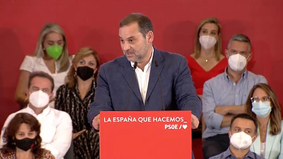 Ábalos renuncia a la secretaría de Organización del PSOE y Santos Cerdán asumirá sus funciones