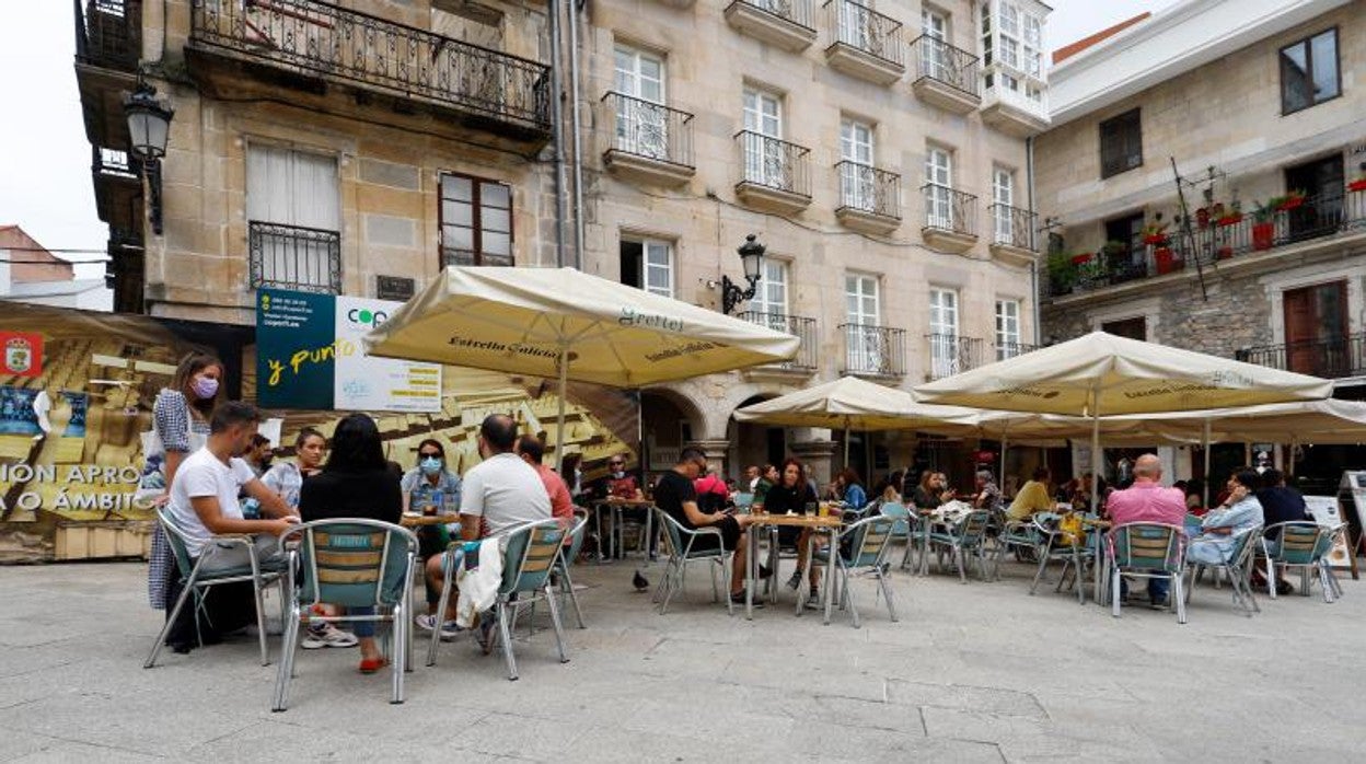 Una terraza de Vigo, en una imagen del pasado mes de julio