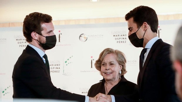 Casado censura la postura del Gobierno respecto a Cuba tras recibir el premio 'Hispanidad, Concordia y Libertad'