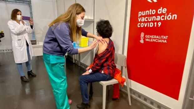La Generalitat Valenciana hará una «operación repesca» para 125.000 personas sin vacunar