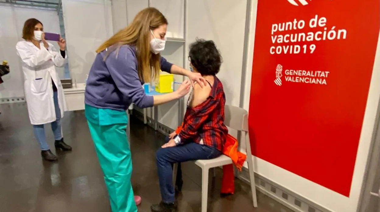 Un punto de vacunación contra el coronavirus en la Comunidad Valenciana