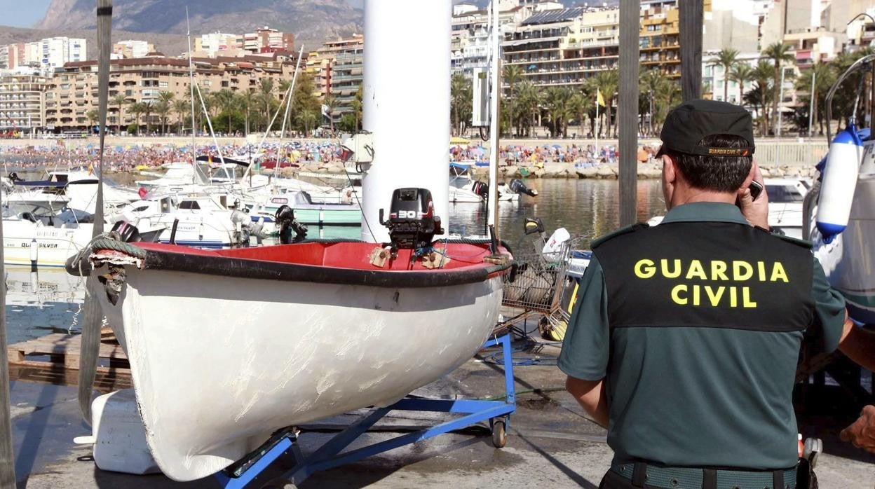 Imagen de archivo de un patera llegada a Benidorm