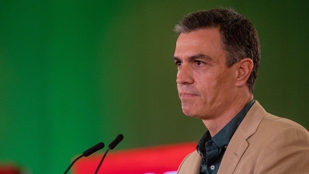 Sánchez elogia a Biden y critica a Trump en el estreno de su gira por EE.UU.