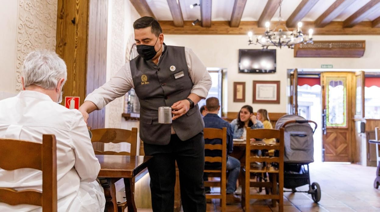 Interior de un restaurante en Segovia