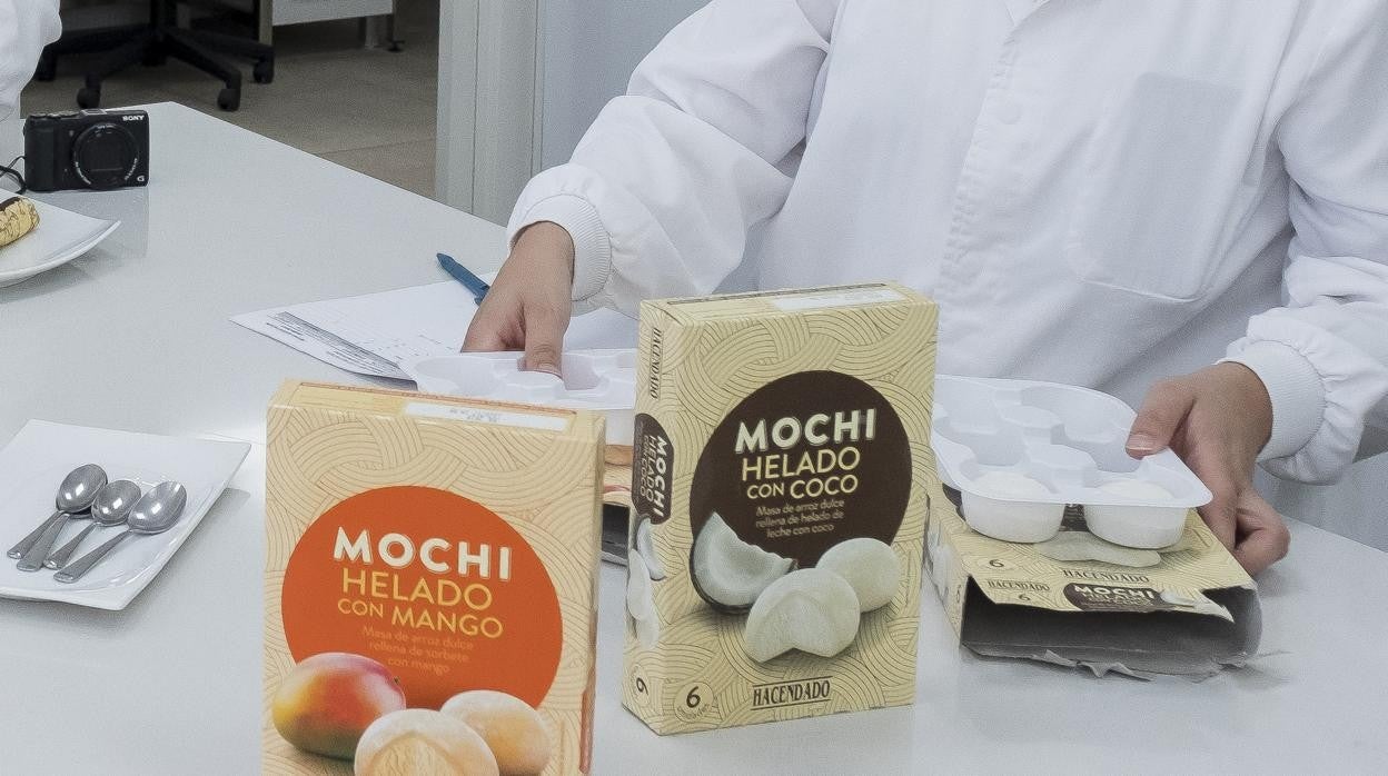 Imagen de los Mochis de mango y coco elaborados por Helados Estiu