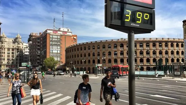 Estos son los 32 municipios valencianos en alerta sanitaria por la ola de calor del jueves y el viernes