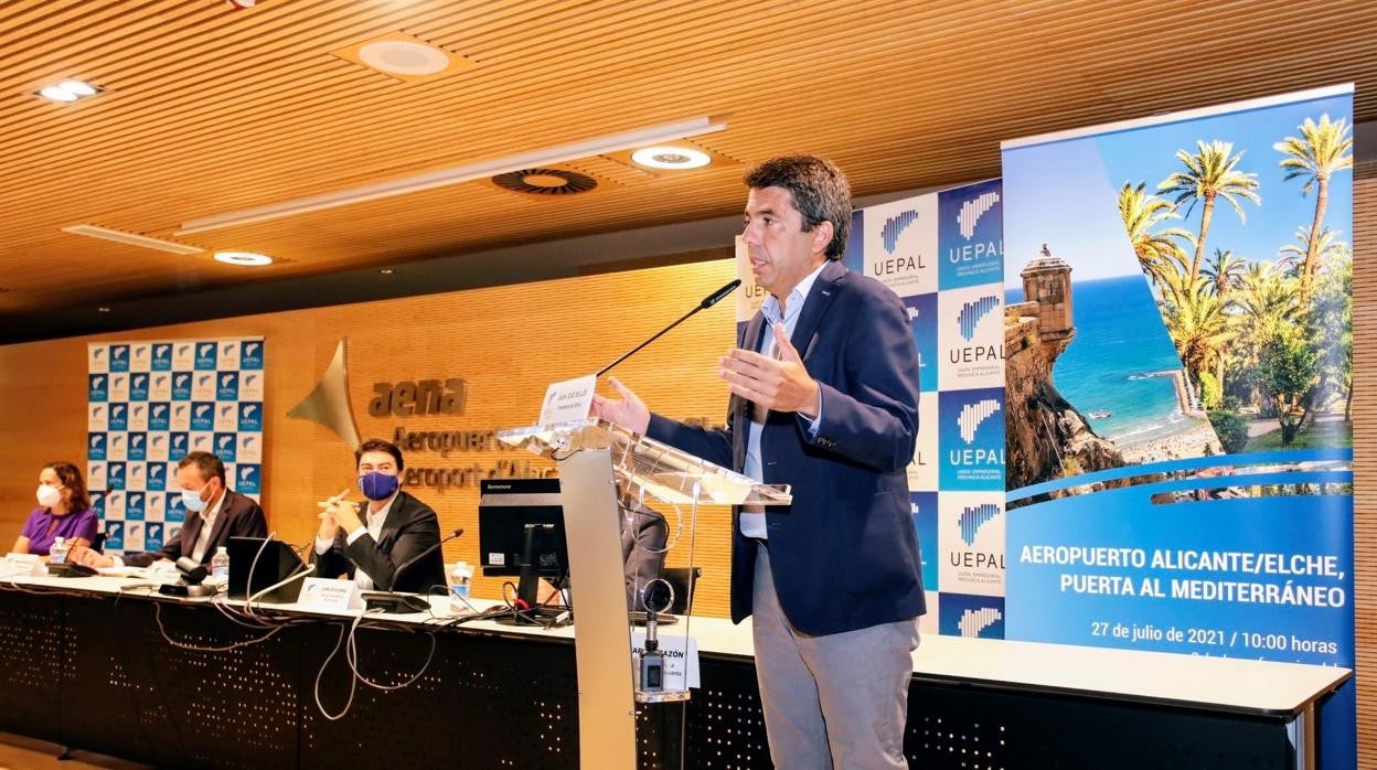 Carlos Mazón, presidente de la Diputación, inaugura la jornada en el Aeropuerto Alicante-Elche