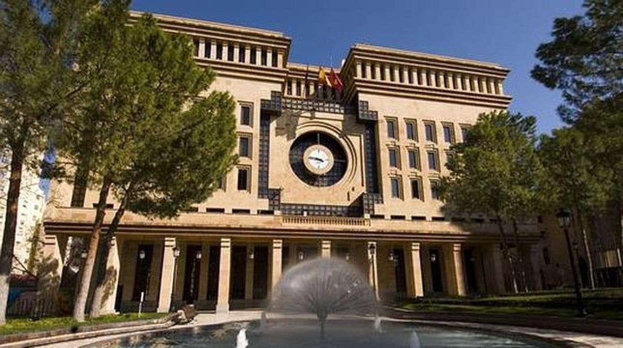 Fachada principal del Ayuntamiento de Albacete