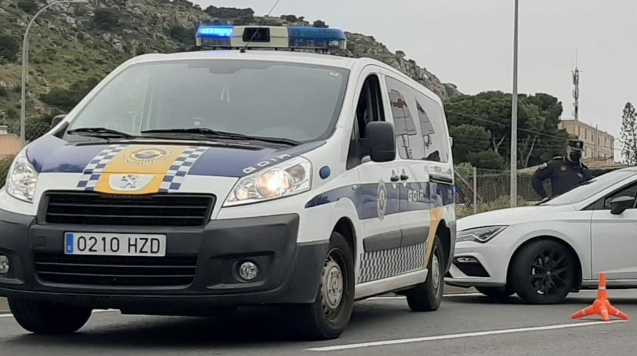 Imagen de un vehículo de la Policía Local de Alicante