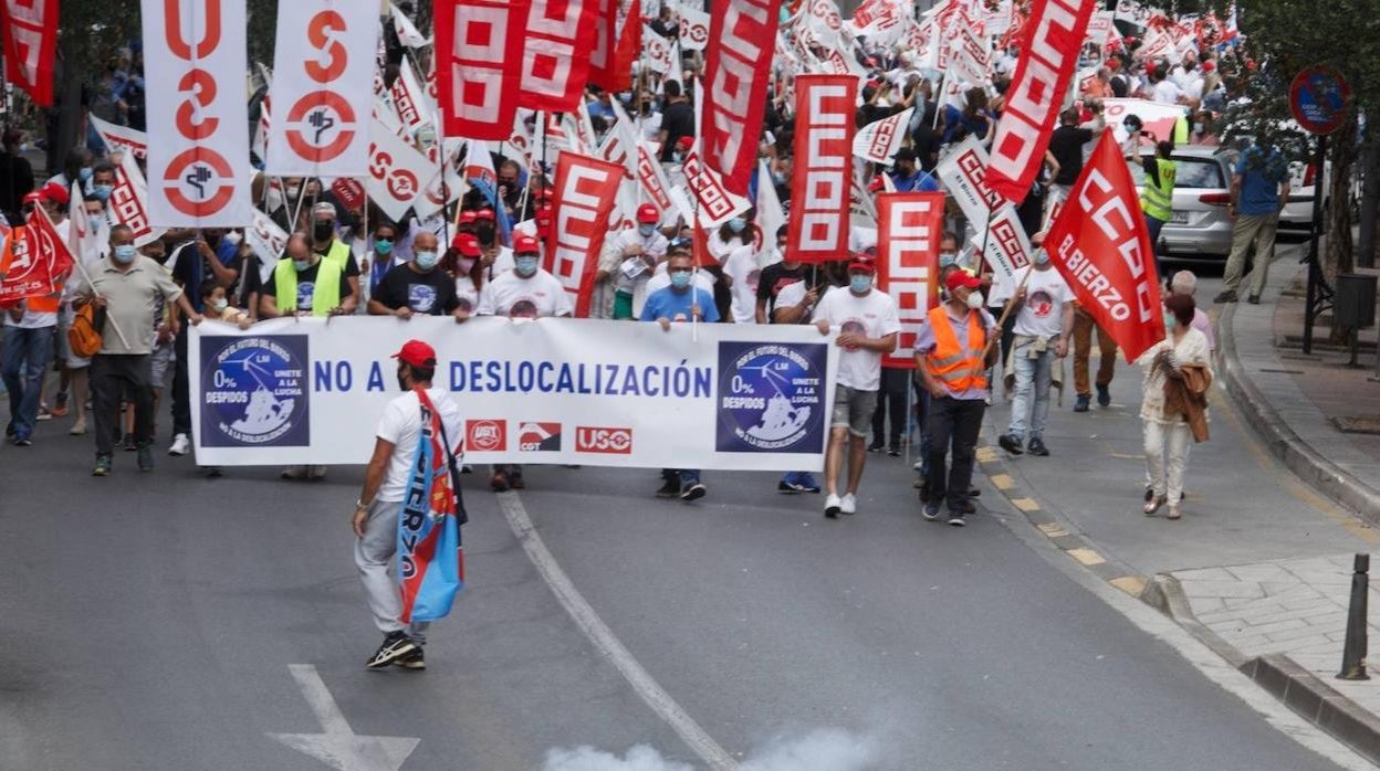 Manifestación en defensa de los empleos de LM Windpower en Ponferrada