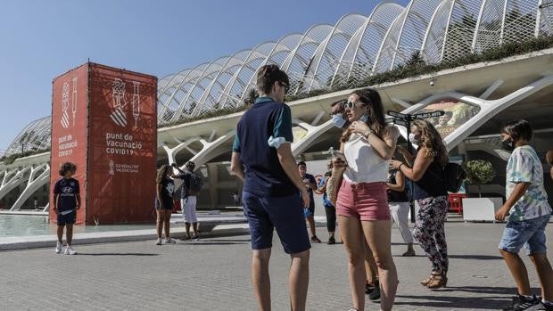 La Comunidad Valenciana vuelve a superar los 3.000 contagios de coronavirus y notifica tres fallecidos