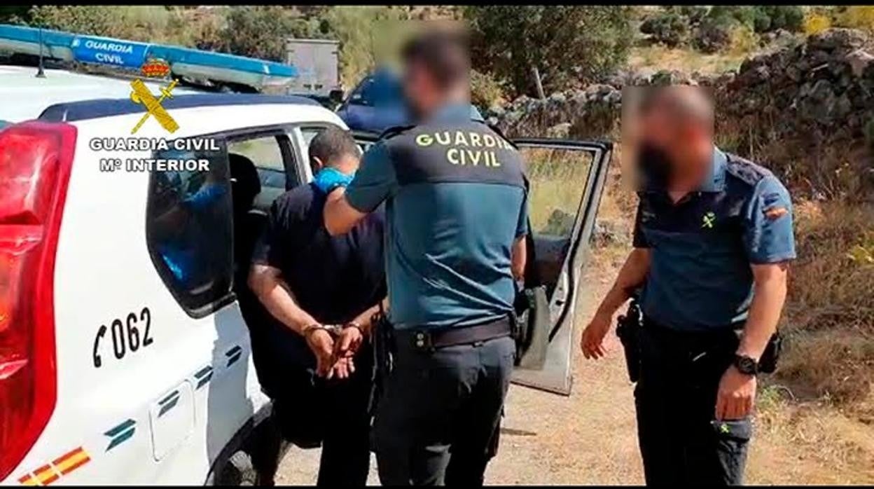 Investigan a una tercera persona por el hallazgo de una mujer muerta en un camión en Nombela