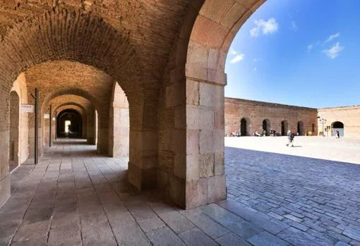 Patio de armas del Castillo de Montjuïc