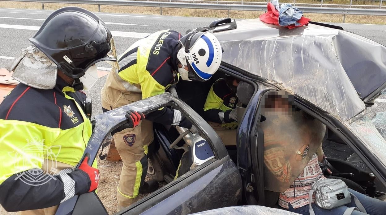 Dos heridas tras la salida de vía del vehículo en el que viajaban en Villalmanzo (Burgos)