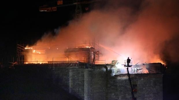 Las monjas del santuario de Alconada: «El fuego corrió por el tejado, pero damos gracias a Dios porque pudo ser peor»