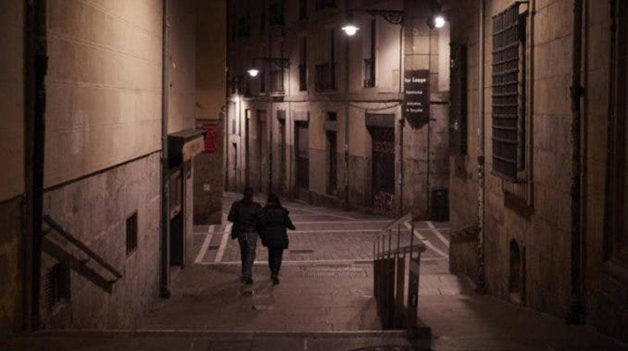 Vista de una de las calles del casco viejo de Pamplona entre la Plaza del Castillo, Estafeta y Bajada de Javier.