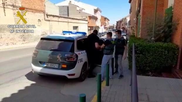 Detenido por robar con violencia en dos casas de apuestas y a una anciana en su domicilio