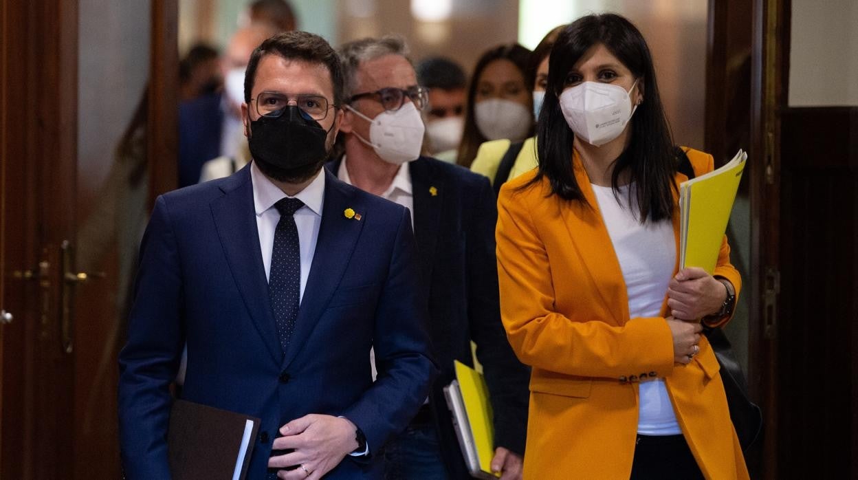 Marta Vilalta y Pere Aragonès, en el Parlament