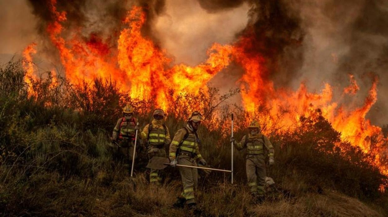 Bomberos desplegados este jueves en Rubiá (Orense)