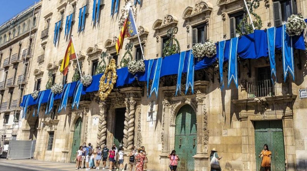 Fachada del Ayuntamiento de Alicante