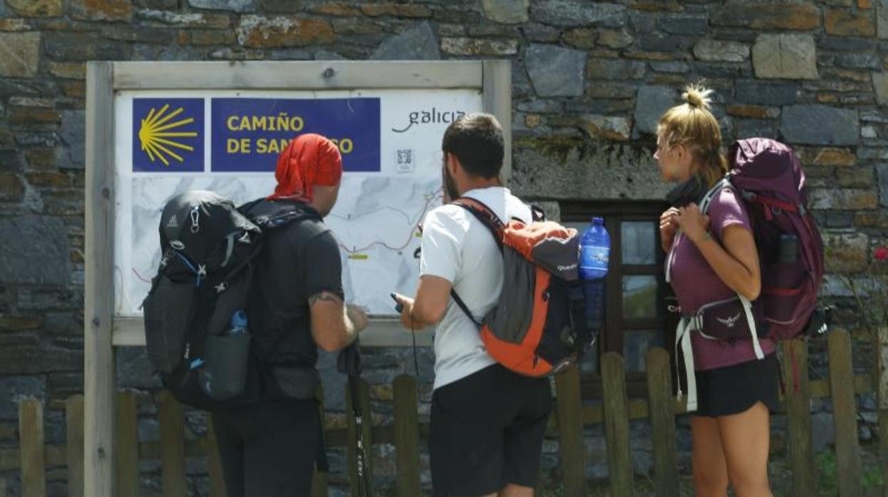 Un grupo de peregrinos, en el municipio gallego de O Cebreiro