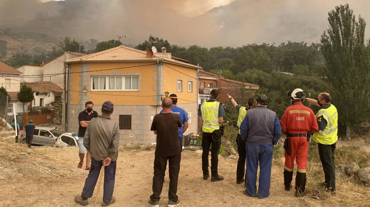 Imágenes de los incendios producidos en la provincia de Ávila visto desde Villarejo