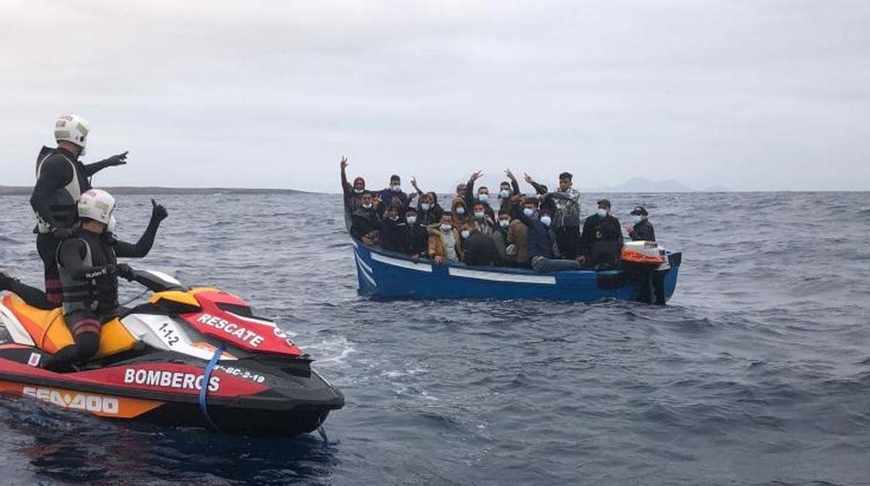 Rescate de inmigrantes tras su llegada a las costas de Gran Canaria