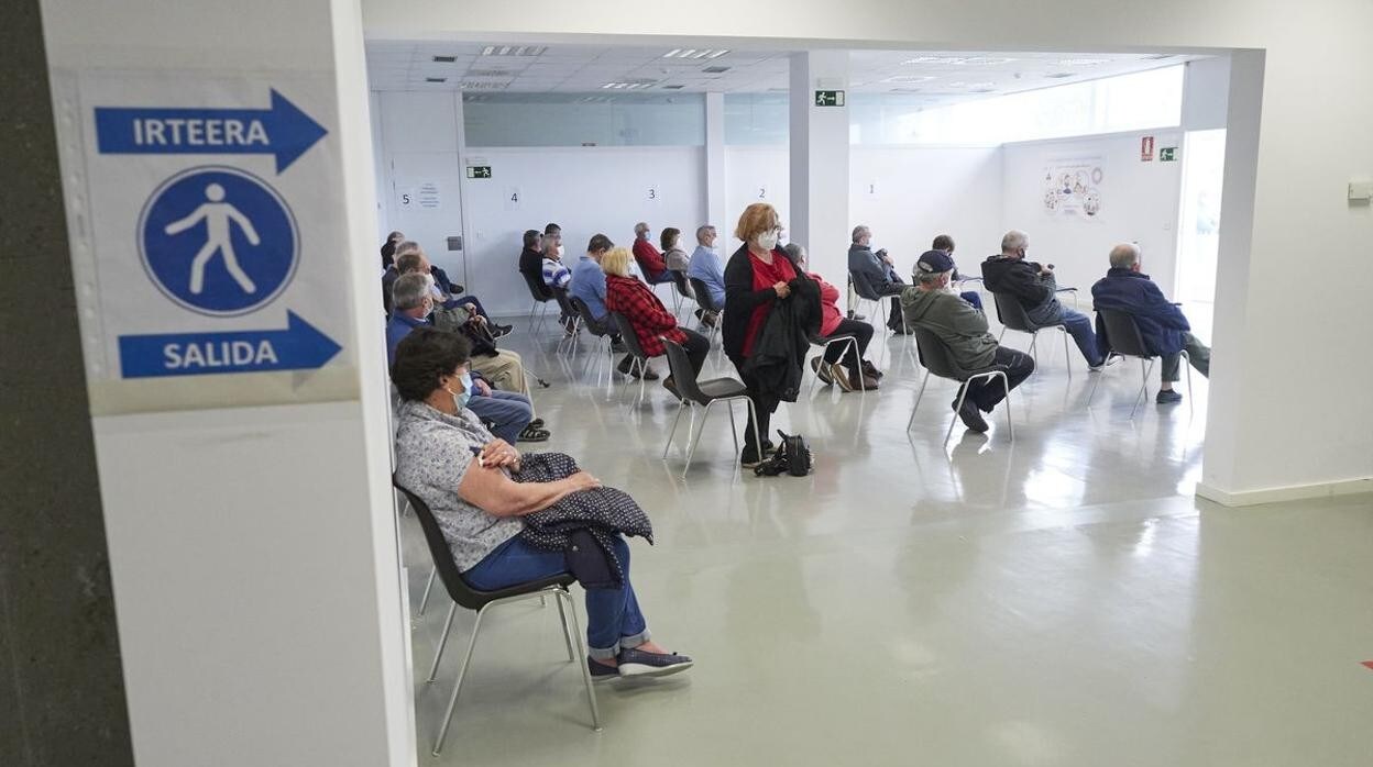 Imagen de sala de espera en el proceso de vacunación en Navarra.
