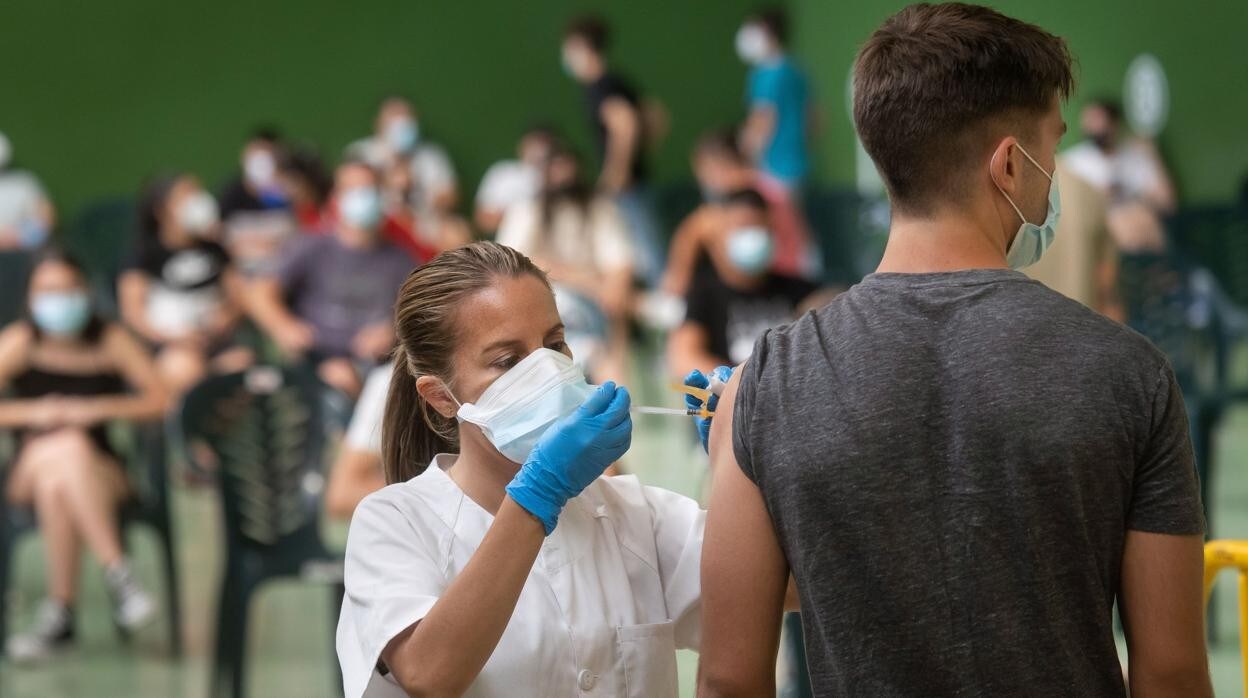 Vacunación masiva a personas entre 18 y 24 años, hace unos días en Ciudad Rodrigo (Salamanca)