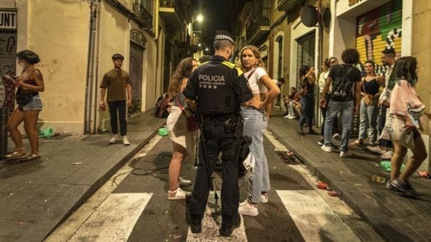 Cataluña planea un toque de queda nocturno en los municipios de más de 20.000 habitantes