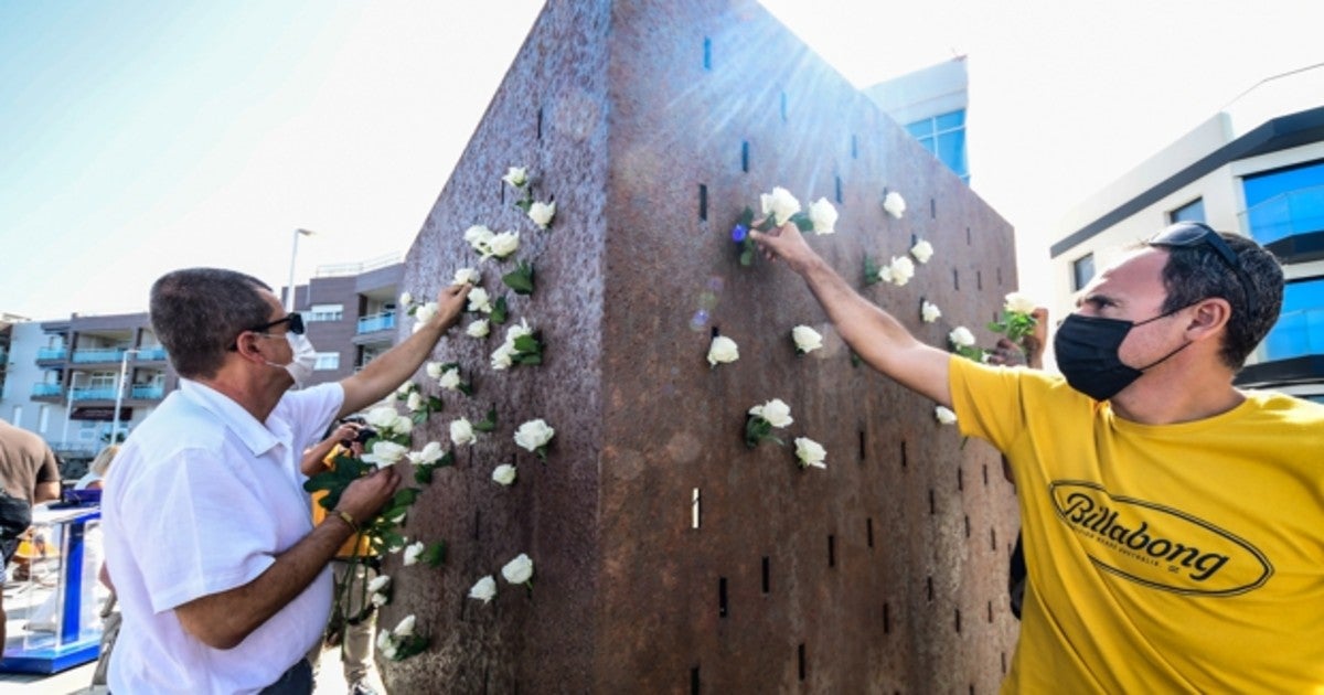Momento del acto de aniversario por los 154 fallecidos del accidente aéreo