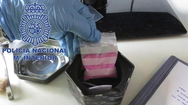 Madre e hijo detenidos en su laboratorio clandestino por traficar con cocaína rosa en San Blas