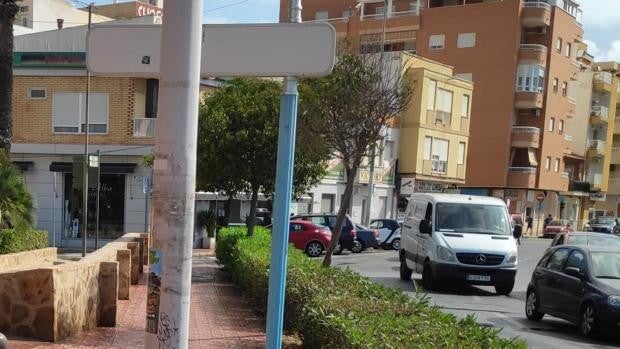 Un matrimonio de jubilados muere atropellado por un vehículo a gran velocidad en un paso de cebra en Torrevieja