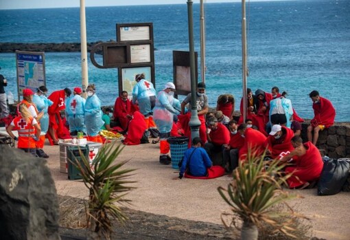 Atención humanitaria a los migrantes llegados en patera a Lanzarote