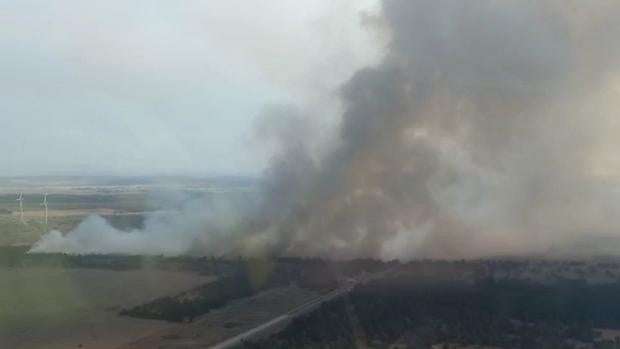 Un incendio de nivel 2 en Masa (Burgos) obliga a cortar la carretera N-623