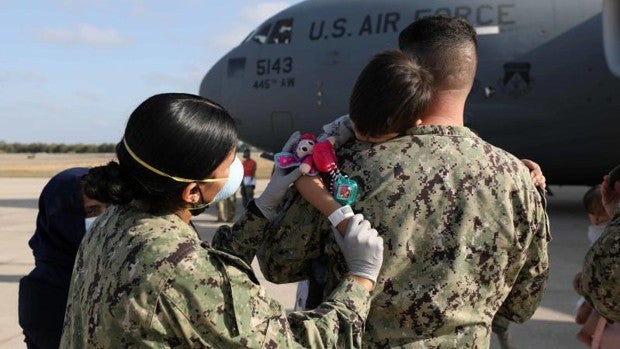 Un sexto avión con 200 afganos evacuados aterriza en la base de Rota (Cádiz)