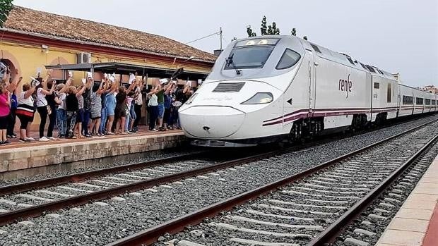 Hellín mantendrá sus servicios ferroviarios con Albacete y Murcia