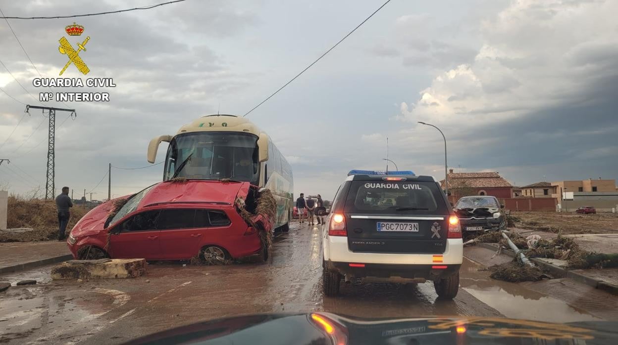 Actuación de la Guardia Civil en la carretera TO-23