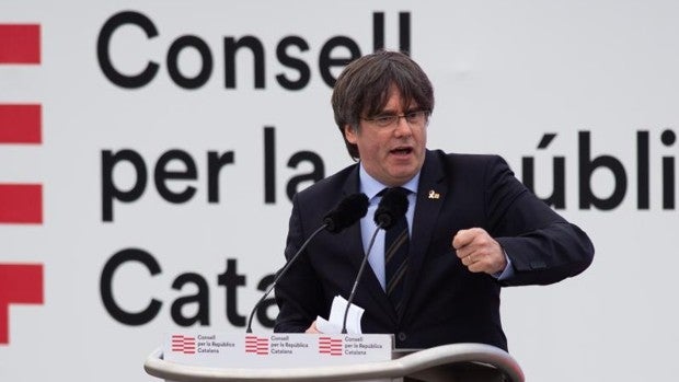 Puigdemont asegura que el informe que lo vincula al espionaje ruso está lleno de «falsedades e intoxicaciones»