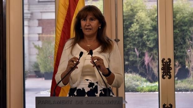 El Parlamento de Cataluña da su «medalla de honor» a las «víctimas de la represión» y los líderes del 1-O