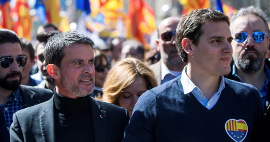 Valls y Albert Rivera, en 2018, durante una manifestación por las calles de Barcelona